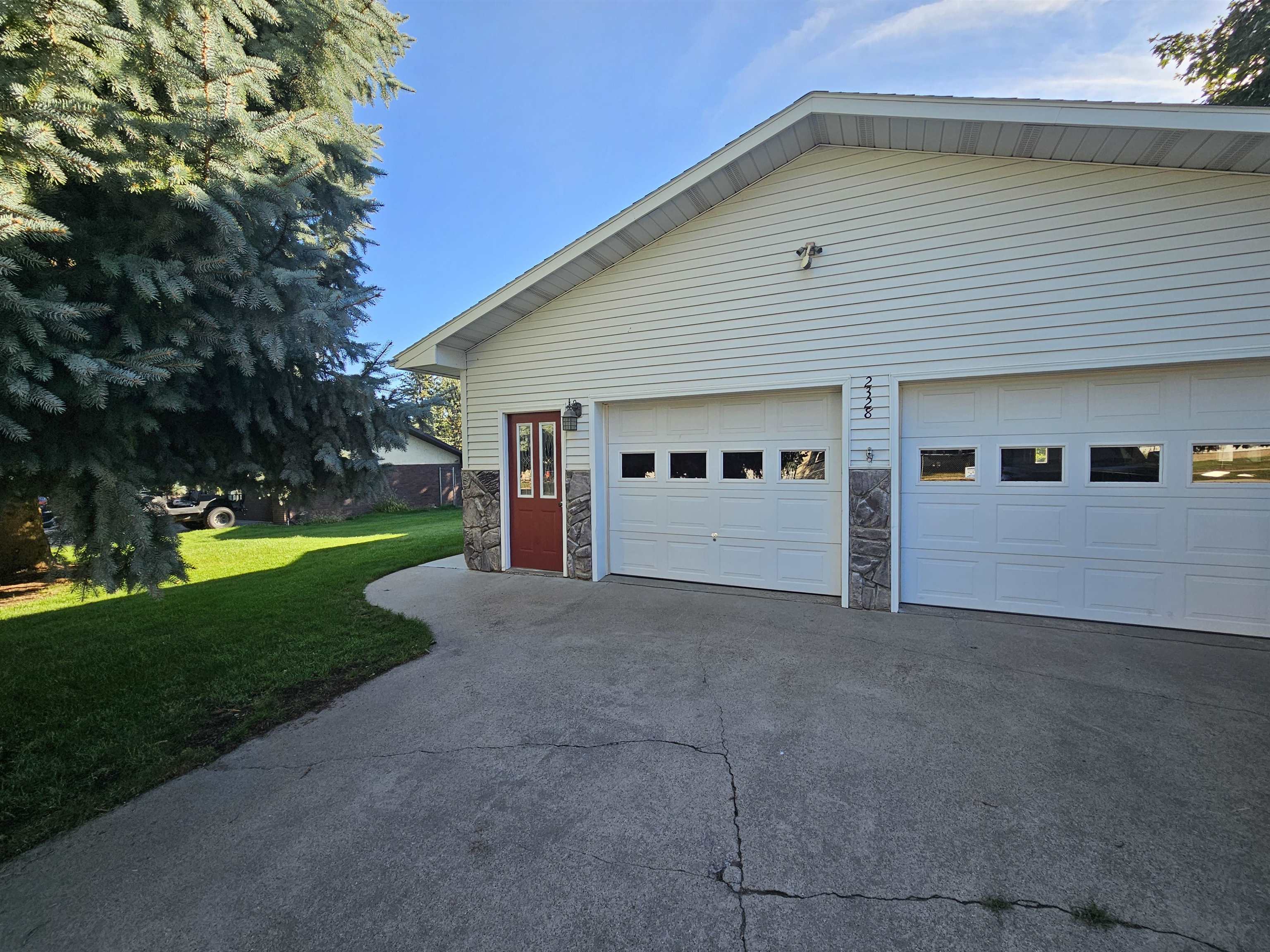 2328 Baldwin Street Property Photo 4
