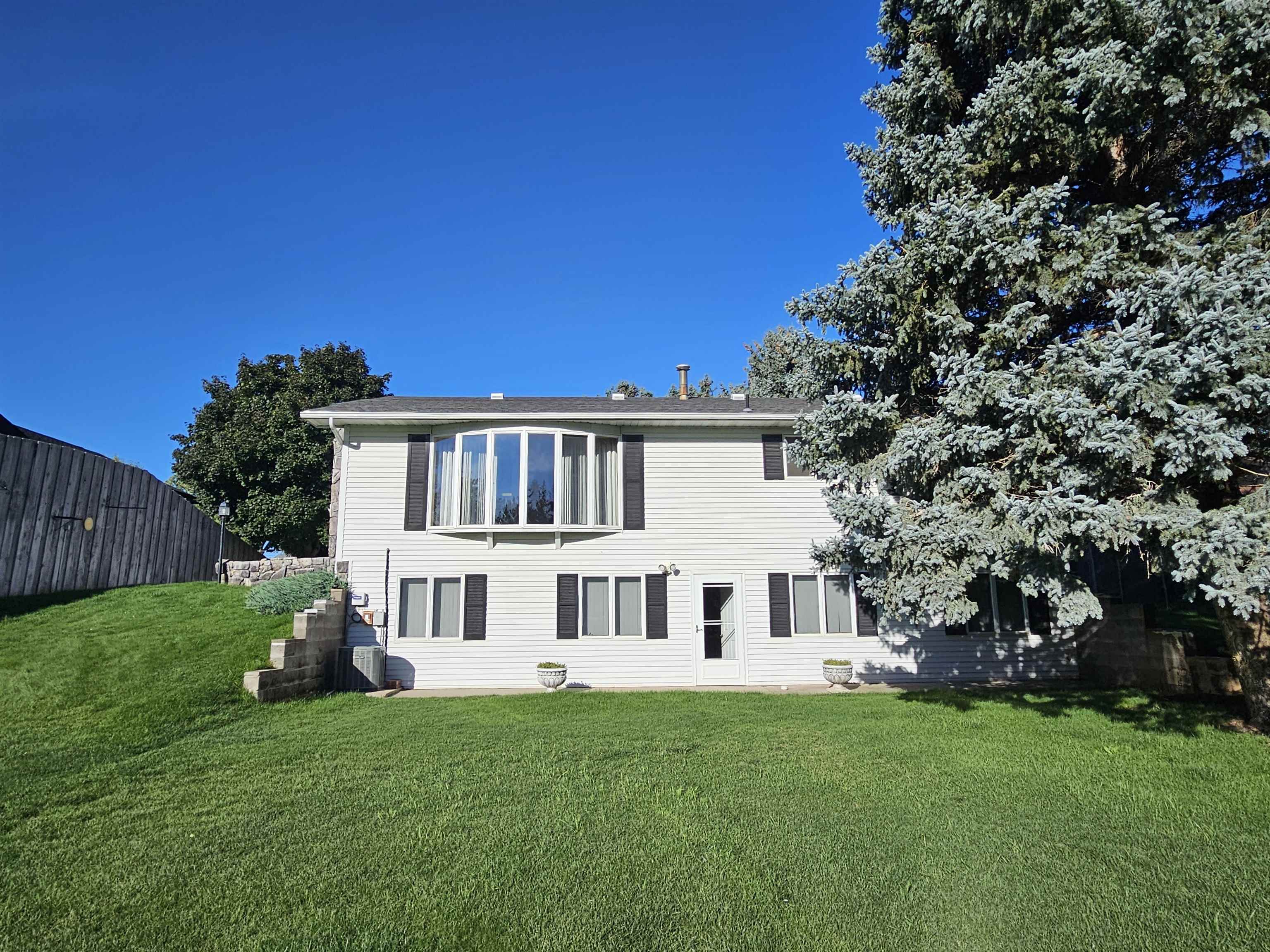 2328 Baldwin Street Property Photo 5