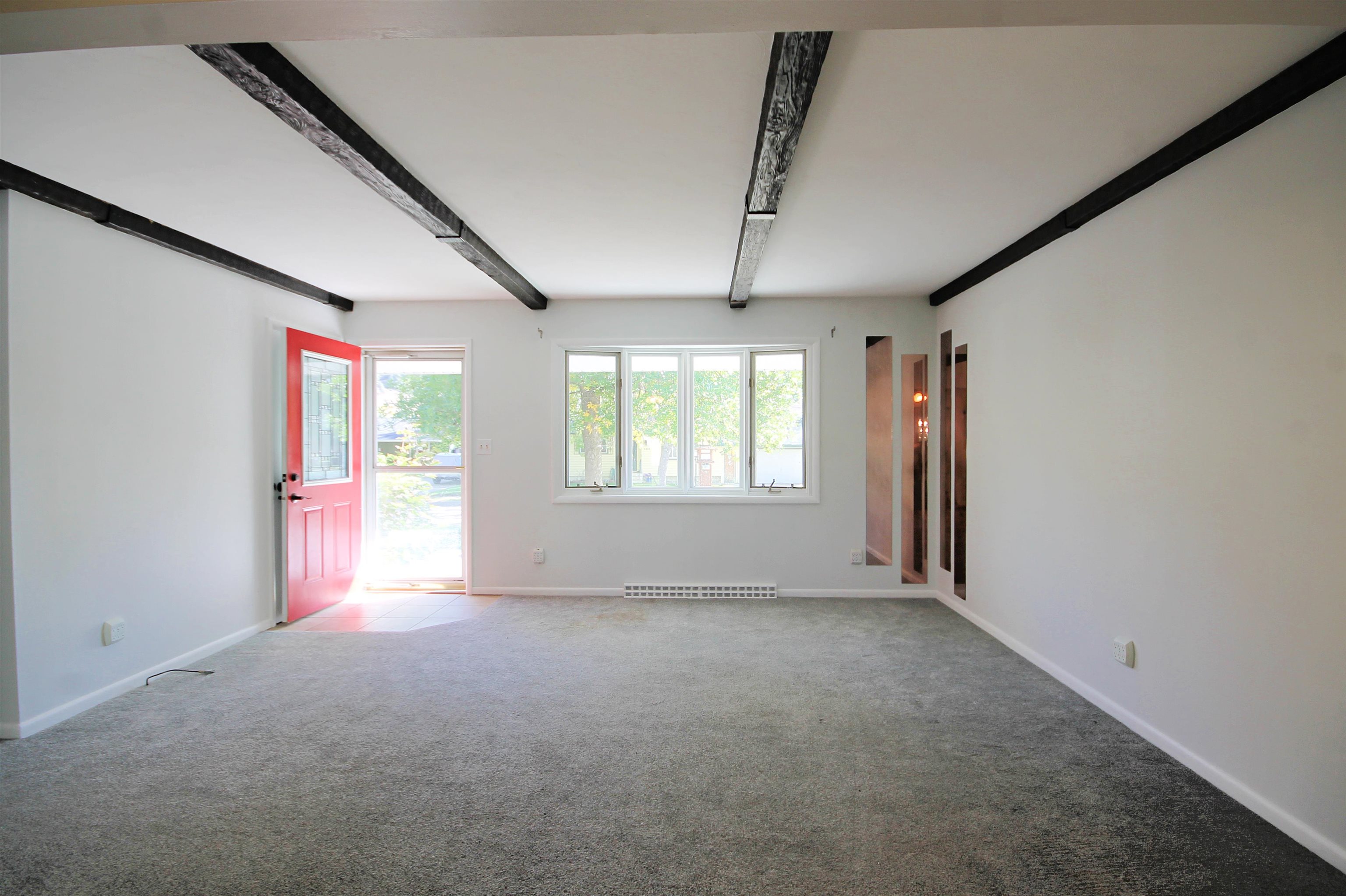 2339 S Fulton Street Property Photo 6