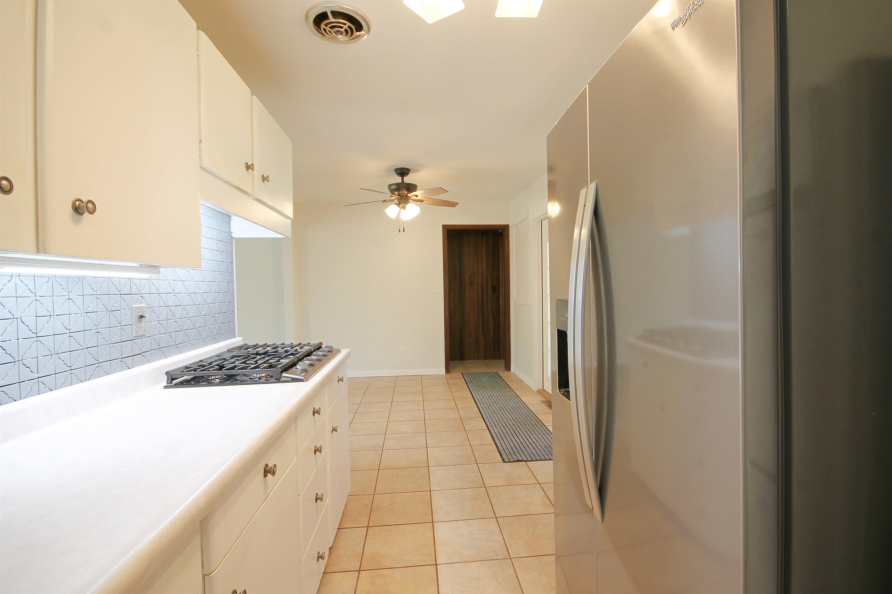 2339 S Fulton Street Property Photo 11