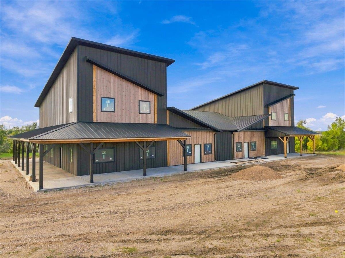 19131 Highway 85 Property Photo 2