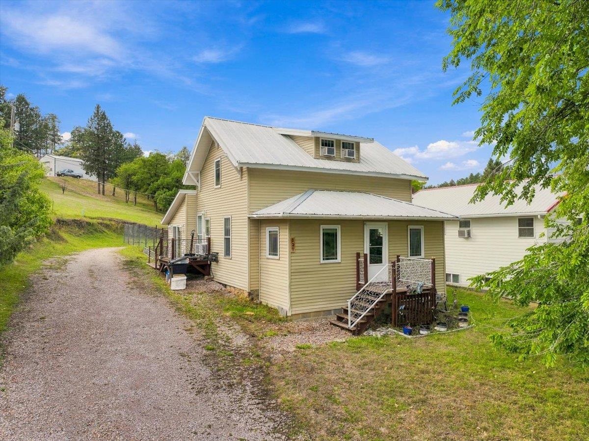 821 Arthur Street Property Photo 1