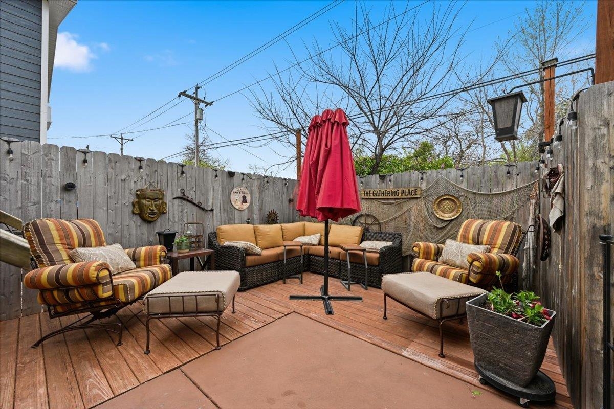 1119 N Canyon Street Property Photo 4