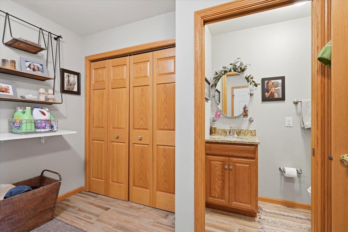 1119 N Canyon Street Property Photo 16