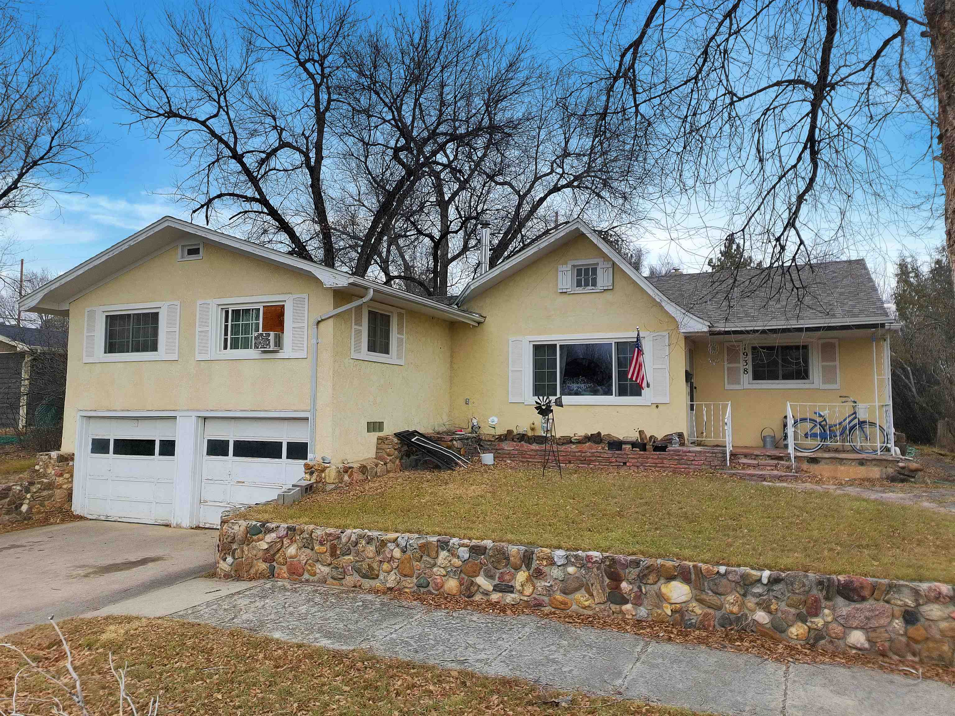 1938 Washington Avenue Property Photo 1