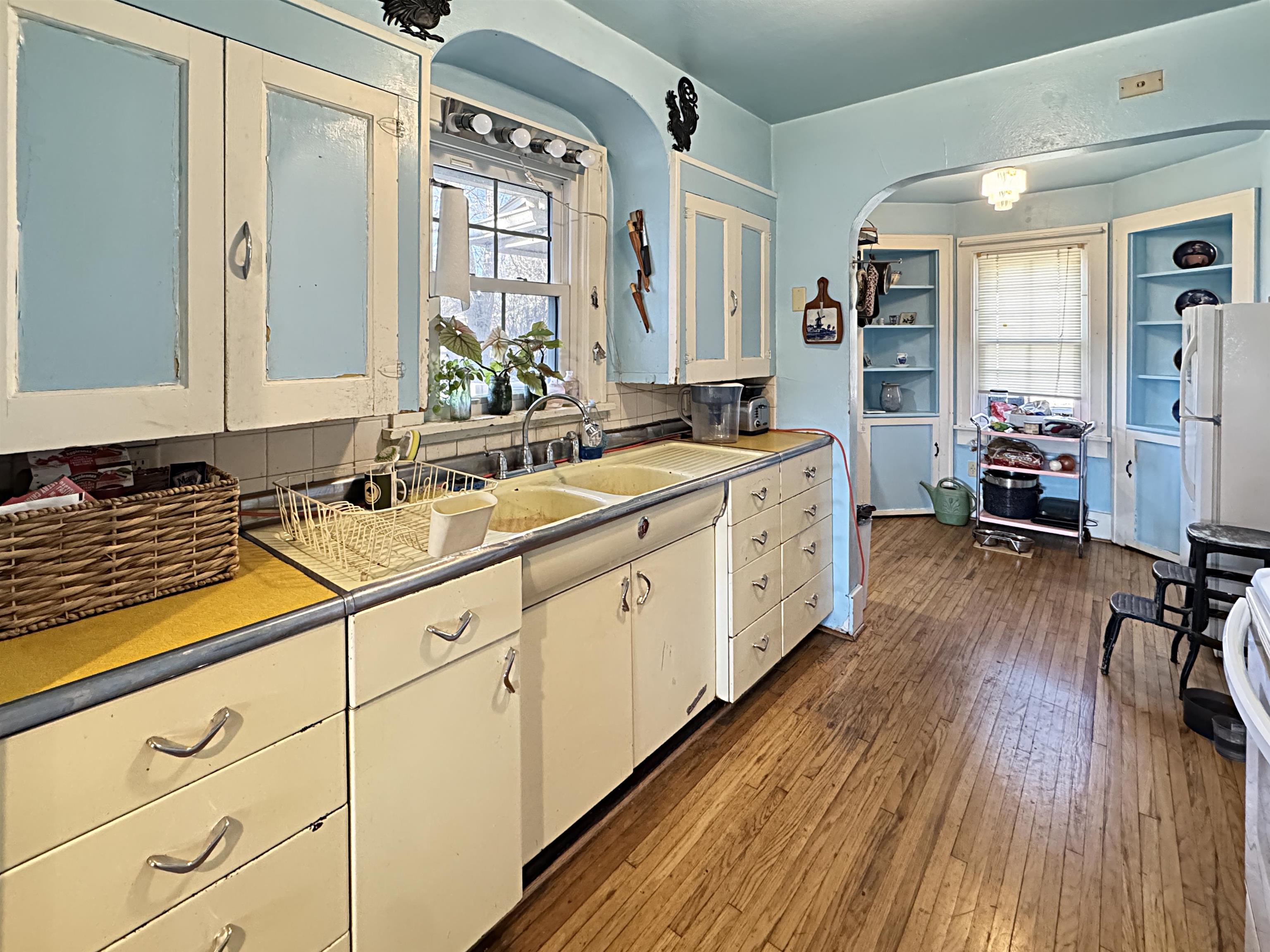 1938 Washington Avenue Property Photo 12