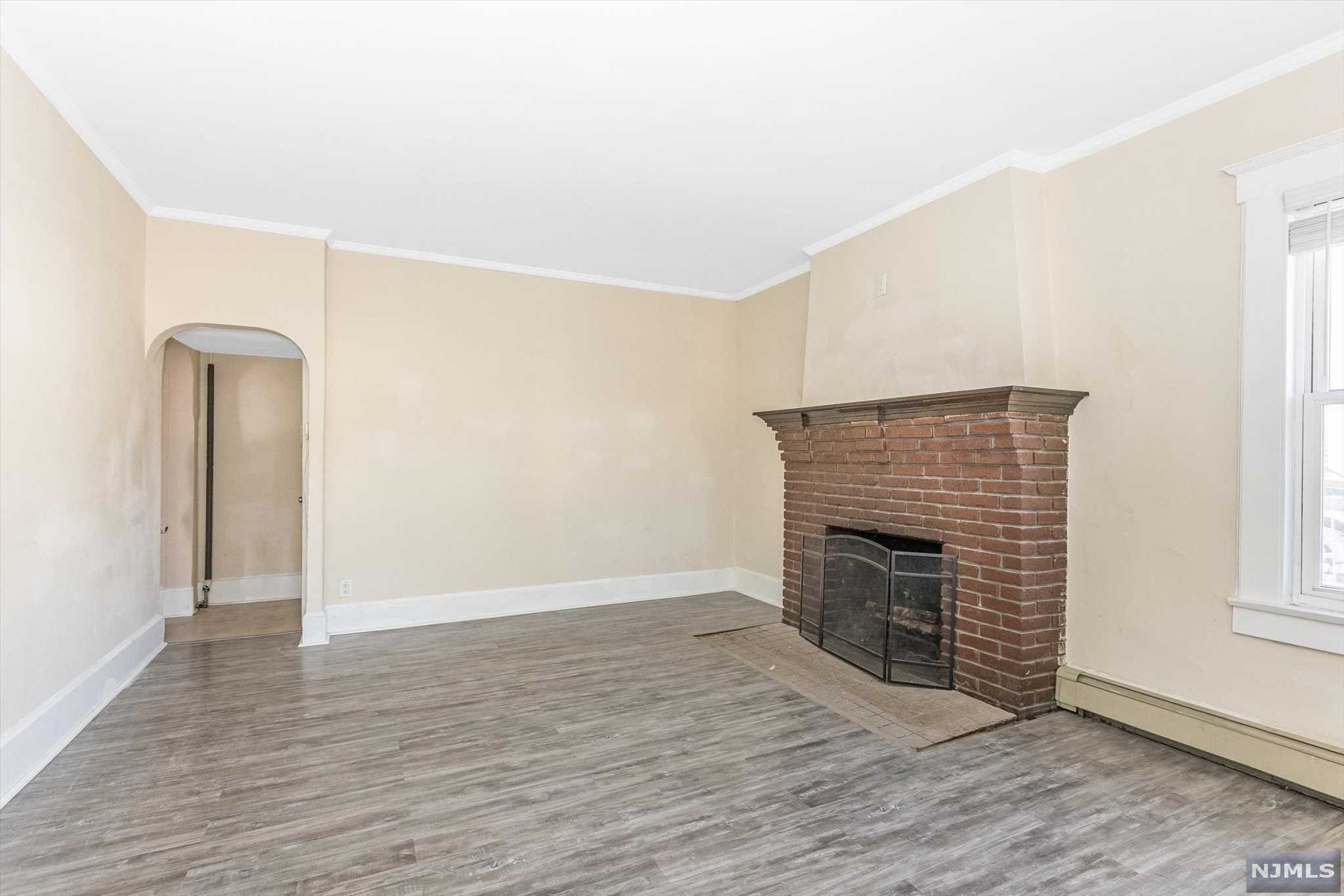 105 Centre Street Property Photo 6