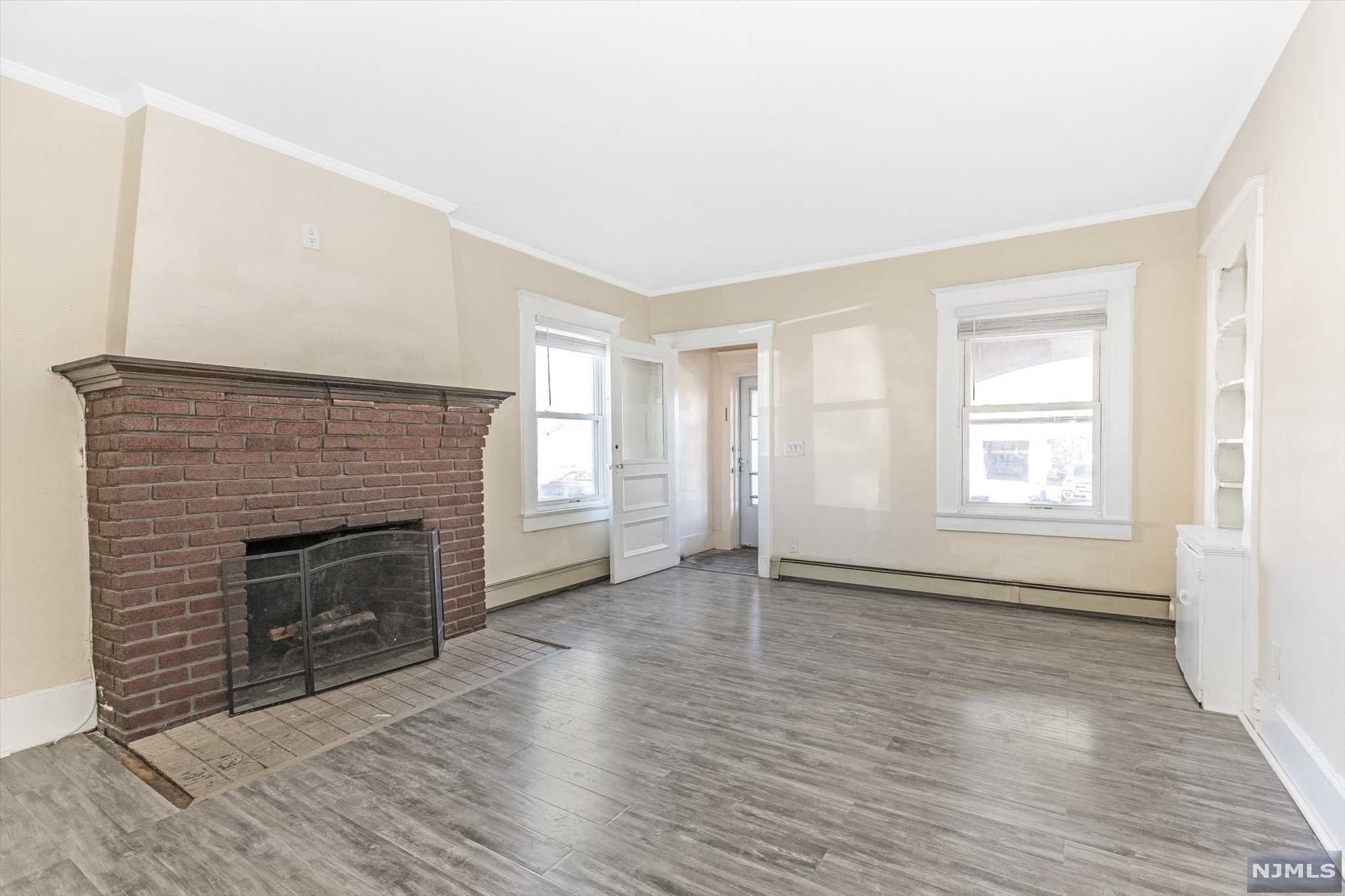 105 Centre Street Property Photo 7