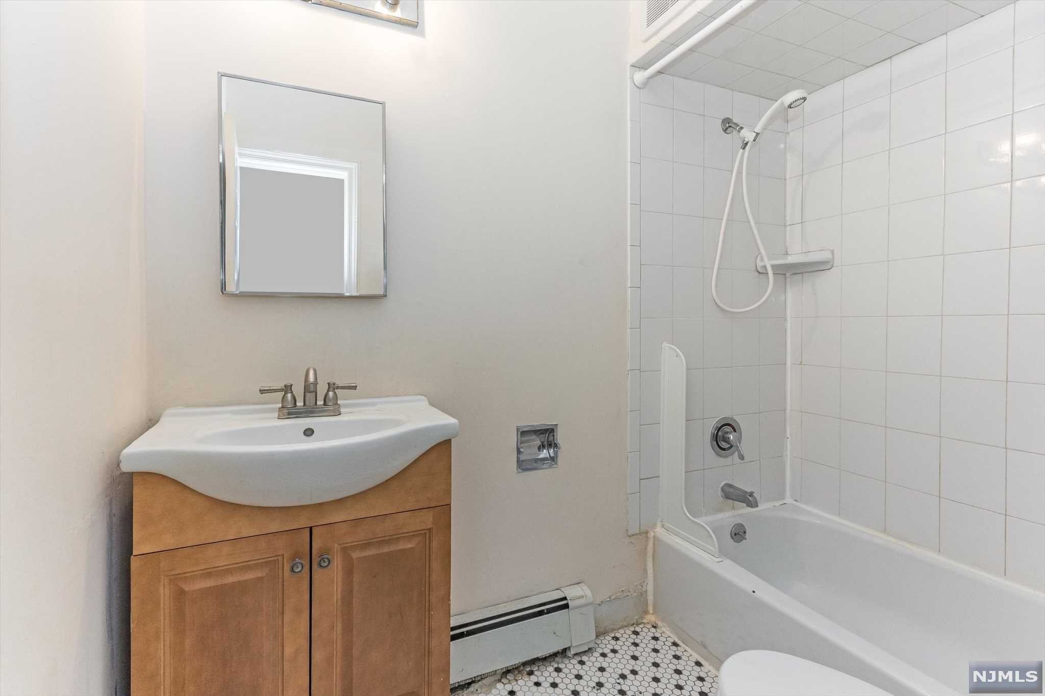105 Centre Street Property Photo 17