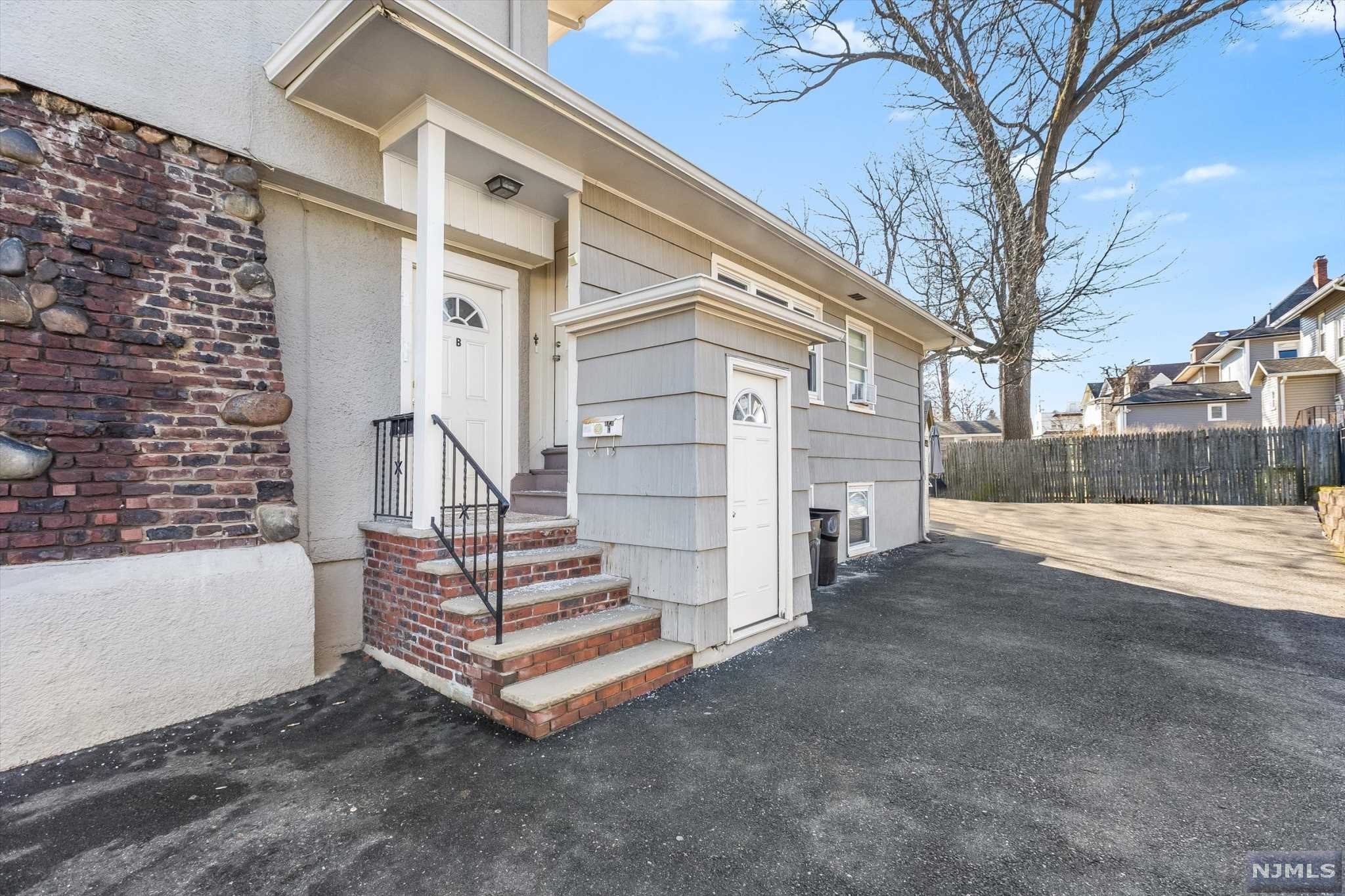 105 Centre Street Property Photo 20