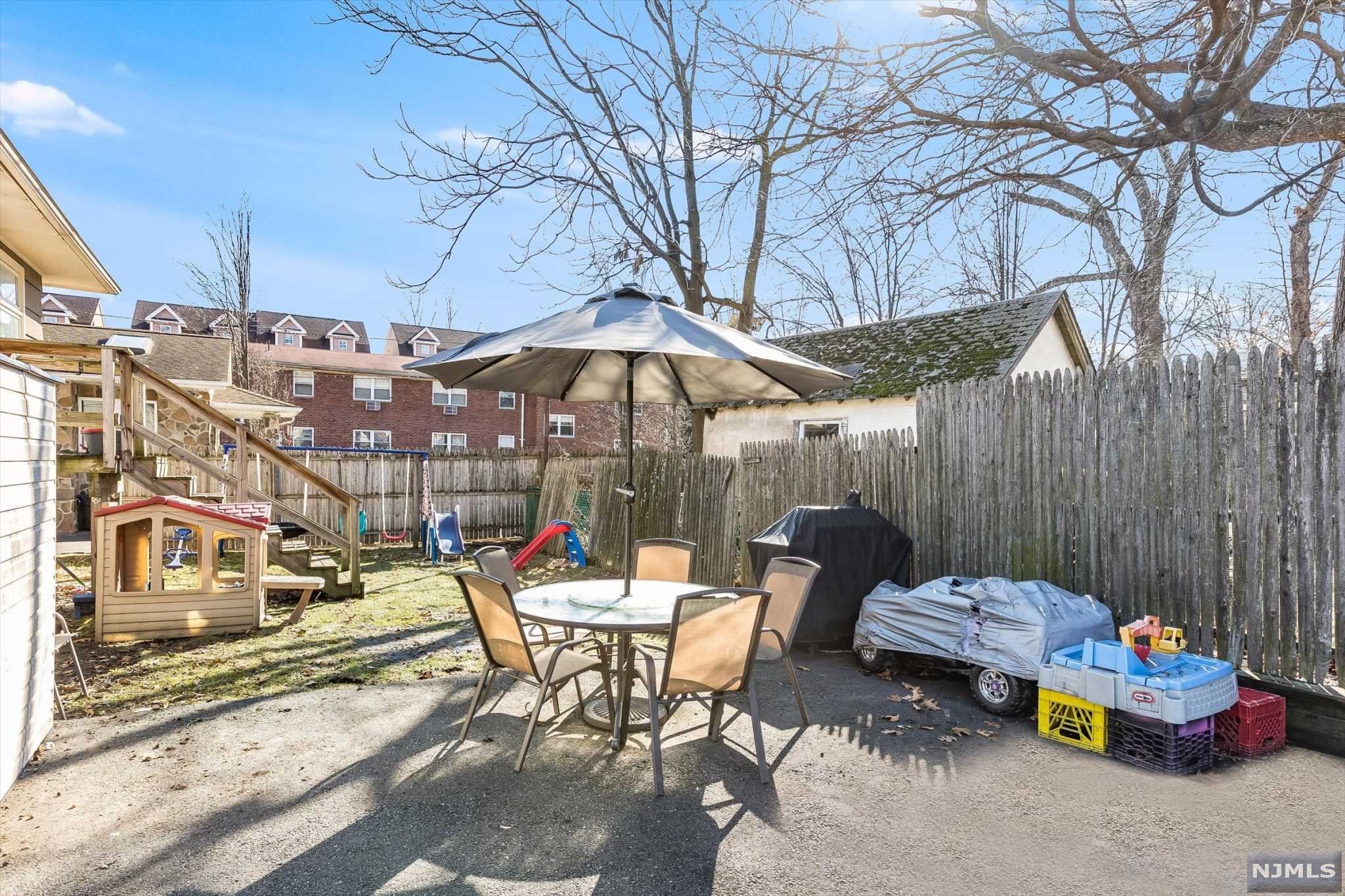105 Centre Street Property Photo 21