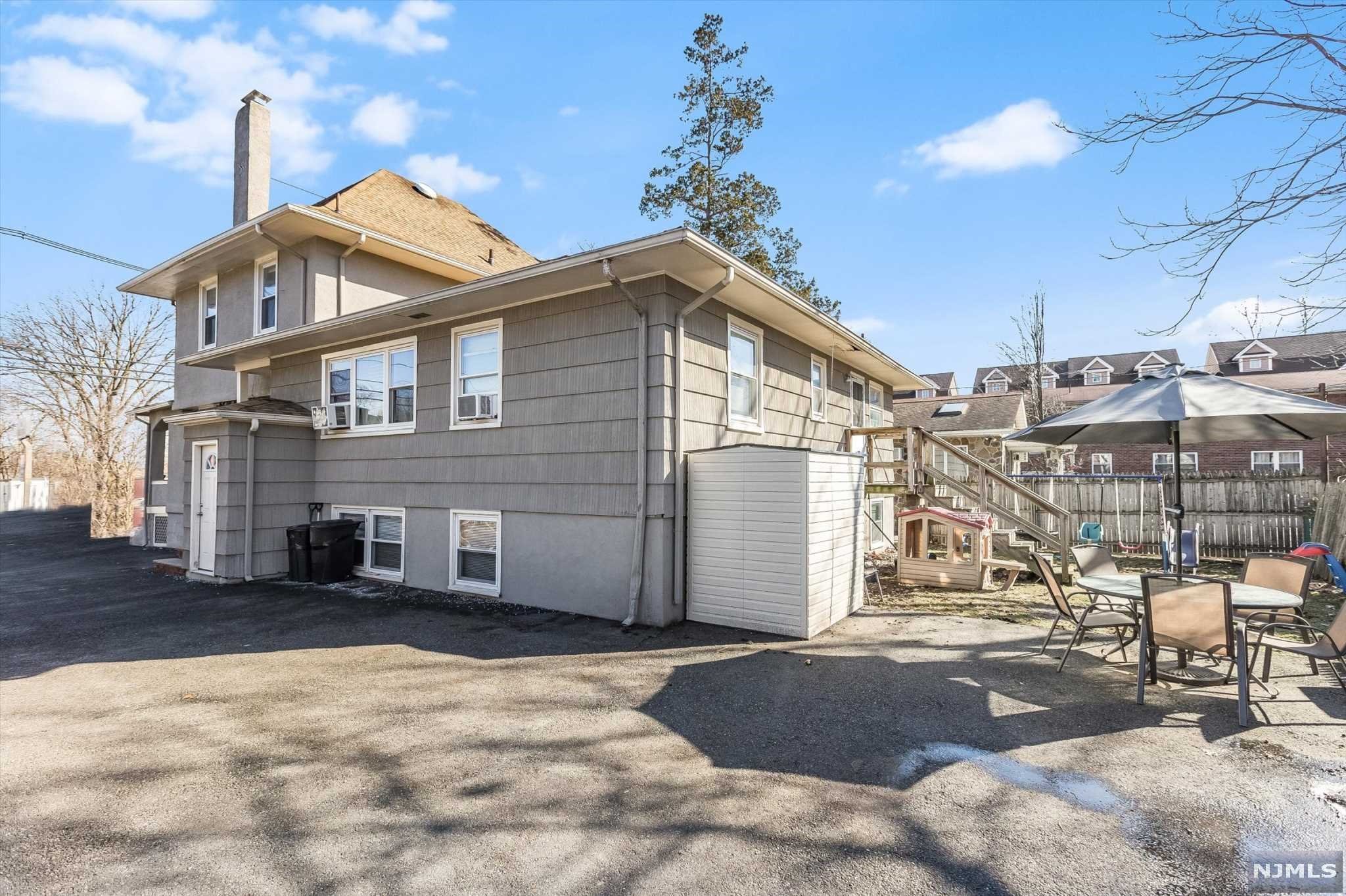 105 Centre Street Property Photo 22