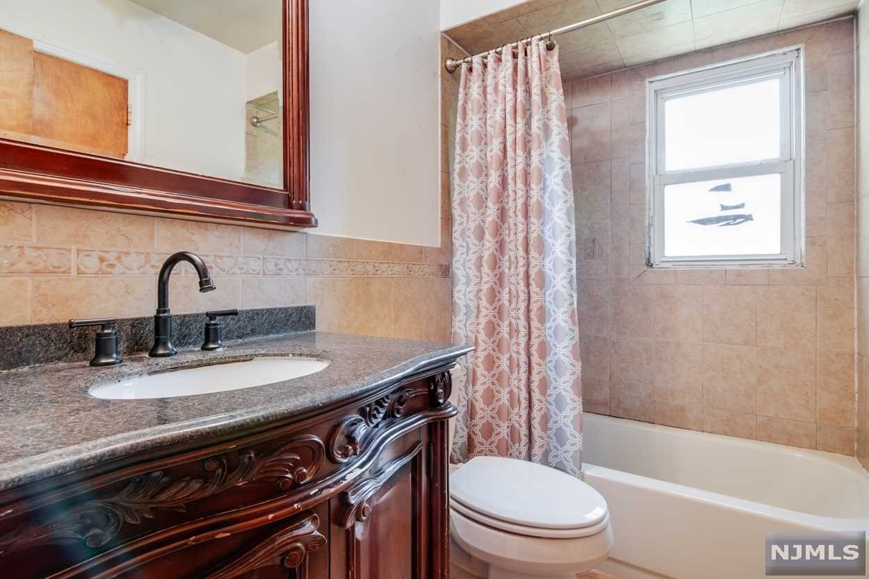 1263 Coolidge Avenue Property Photo 12