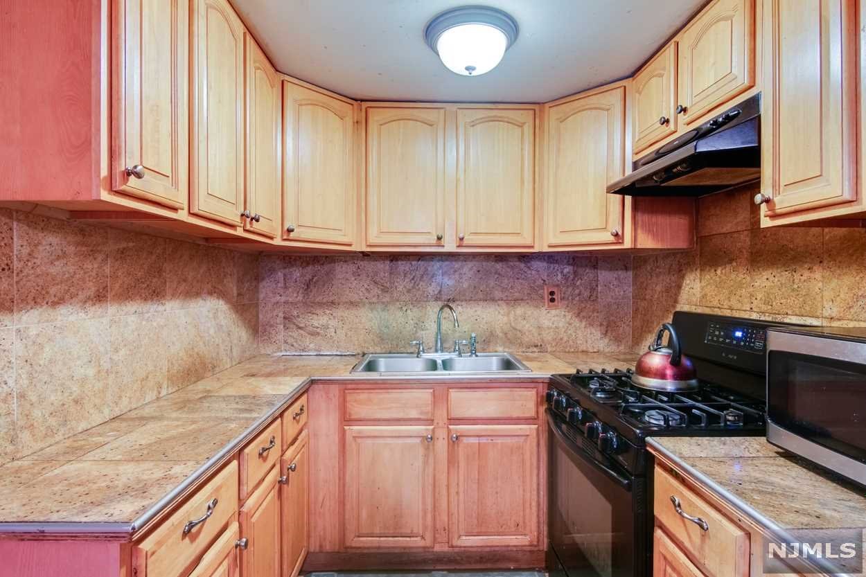 1263 Coolidge Avenue Property Photo 21