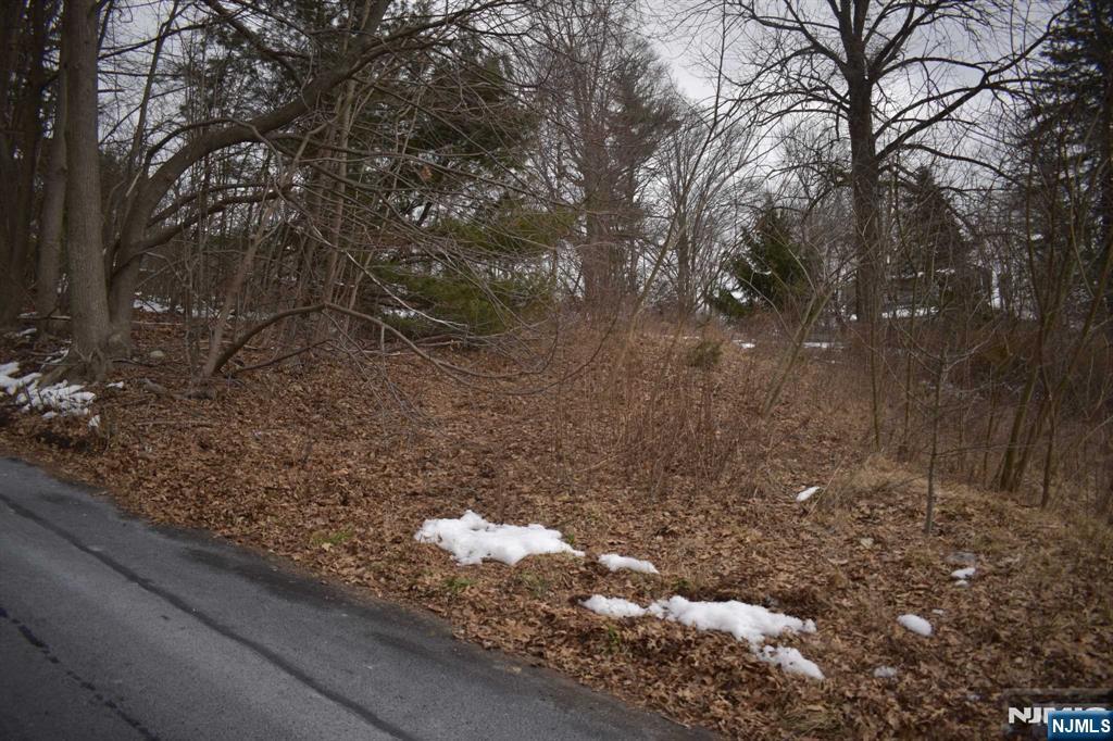 18 Valley View Lane Property Photo 3