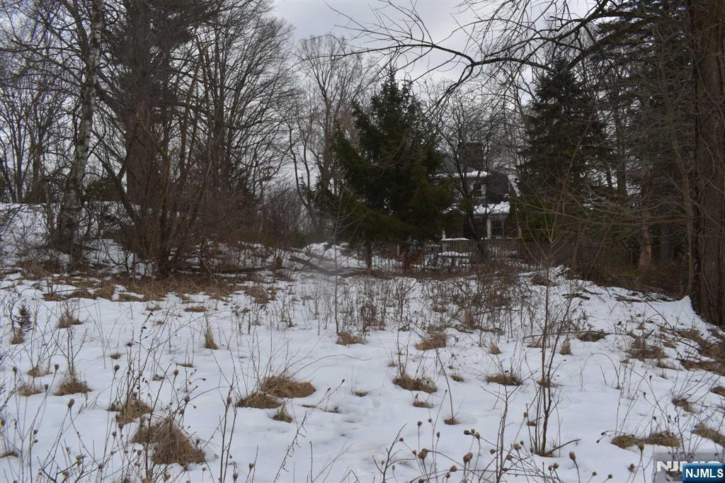 18 Valley View Lane Property Photo 5