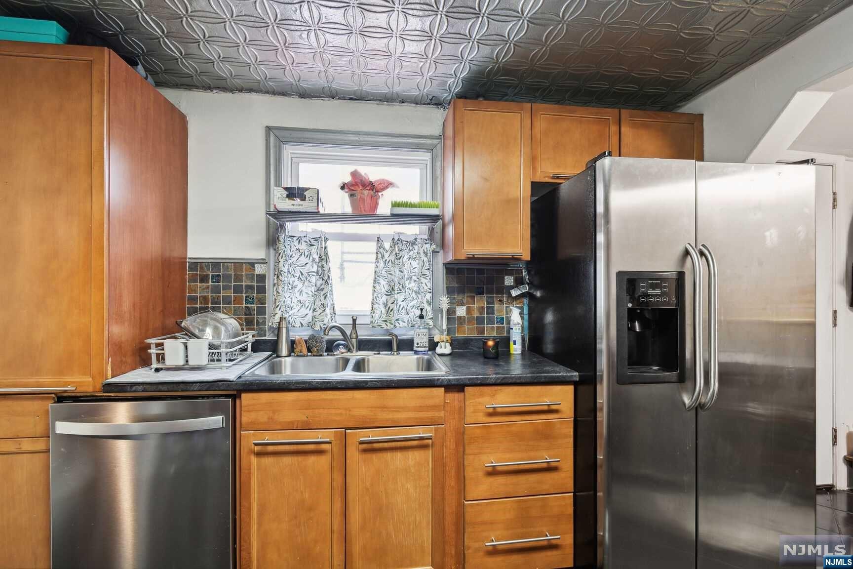 86 Steuben Street Property Photo 8