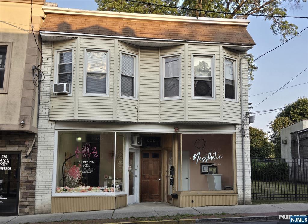 232 Stuyvesant Avenue Property Photo 2