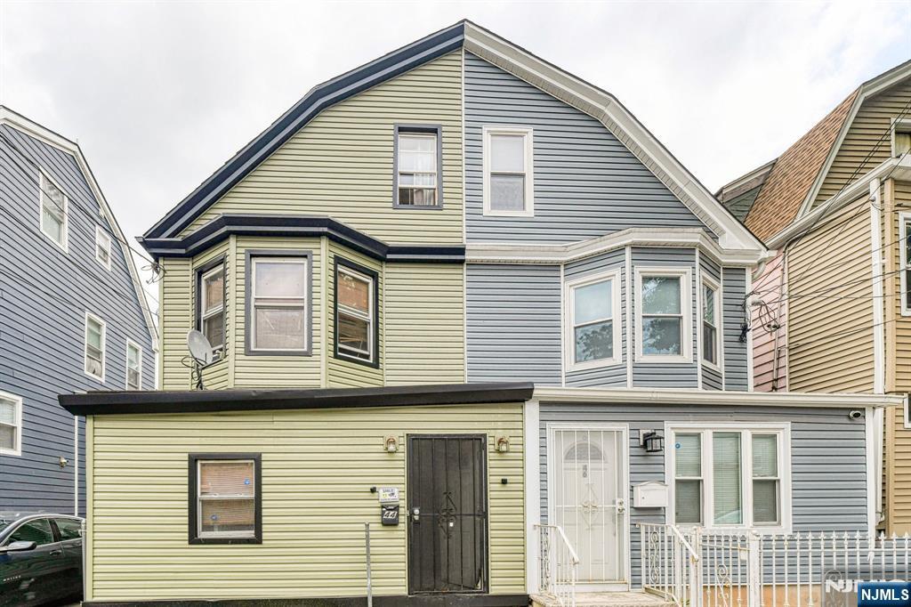 44 Stuyvesant Avenue Property Photo 1