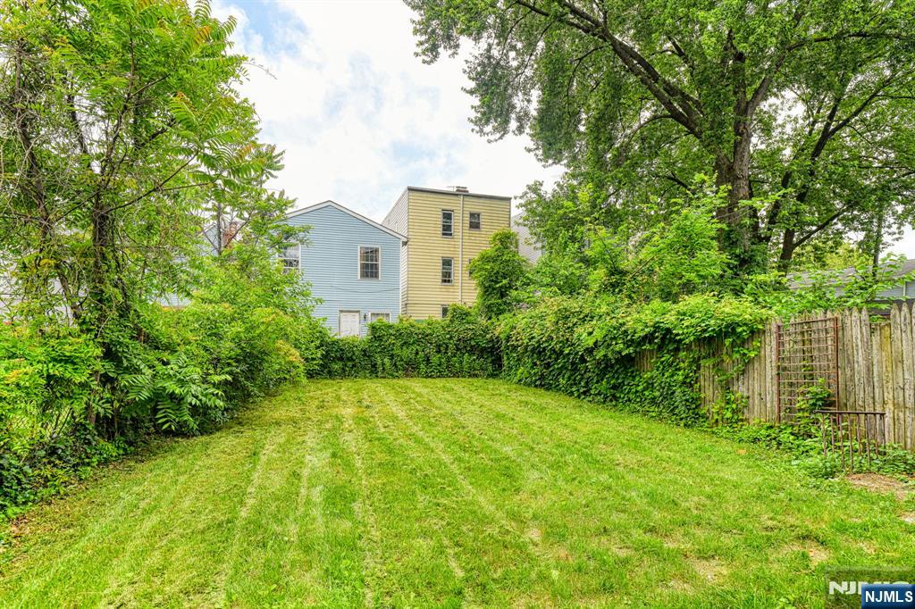 44 Stuyvesant Avenue Property Photo 6