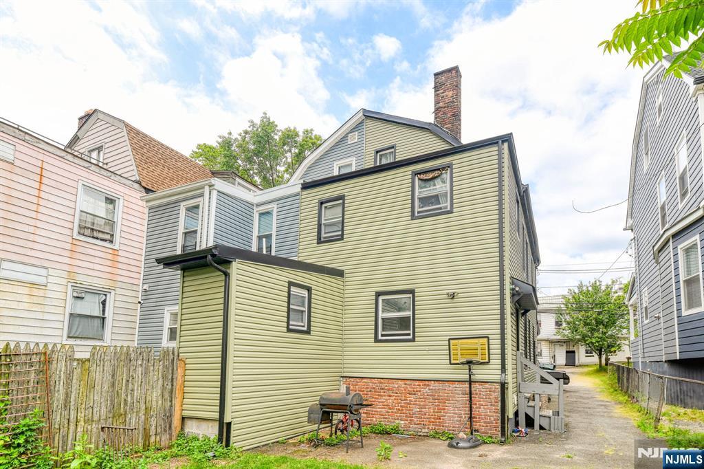 44 Stuyvesant Avenue Property Photo 7