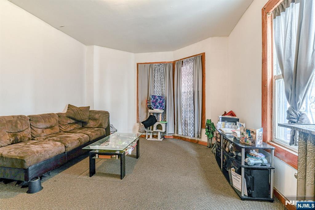 44 Stuyvesant Avenue Property Photo 11