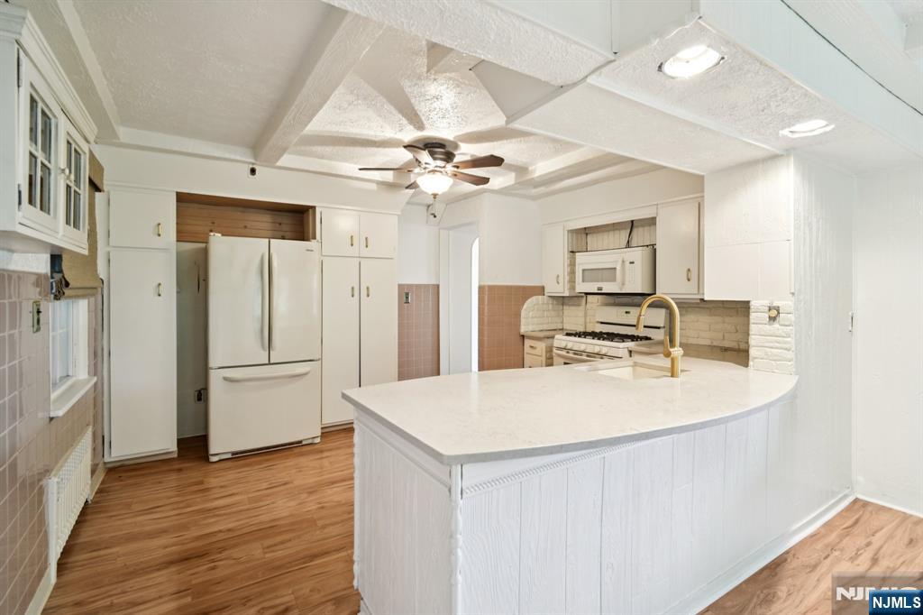 217 Mountain Way Property Photo 8