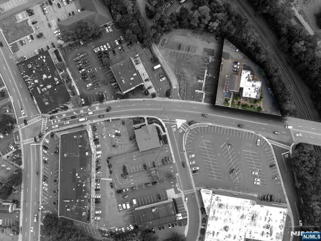 24 Wyckoff Avenue Property Photo 3