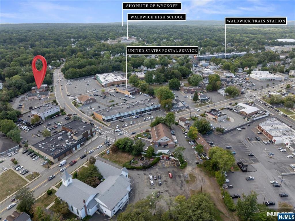 24 Wyckoff Avenue Property Photo 4