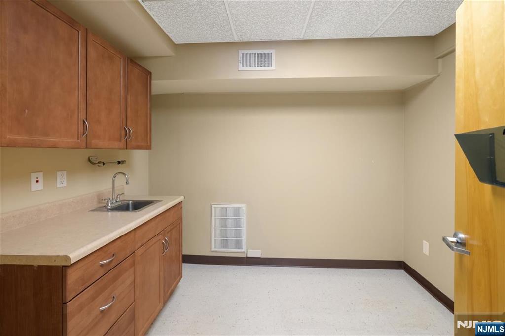 24 Wyckoff Avenue Property Photo 20