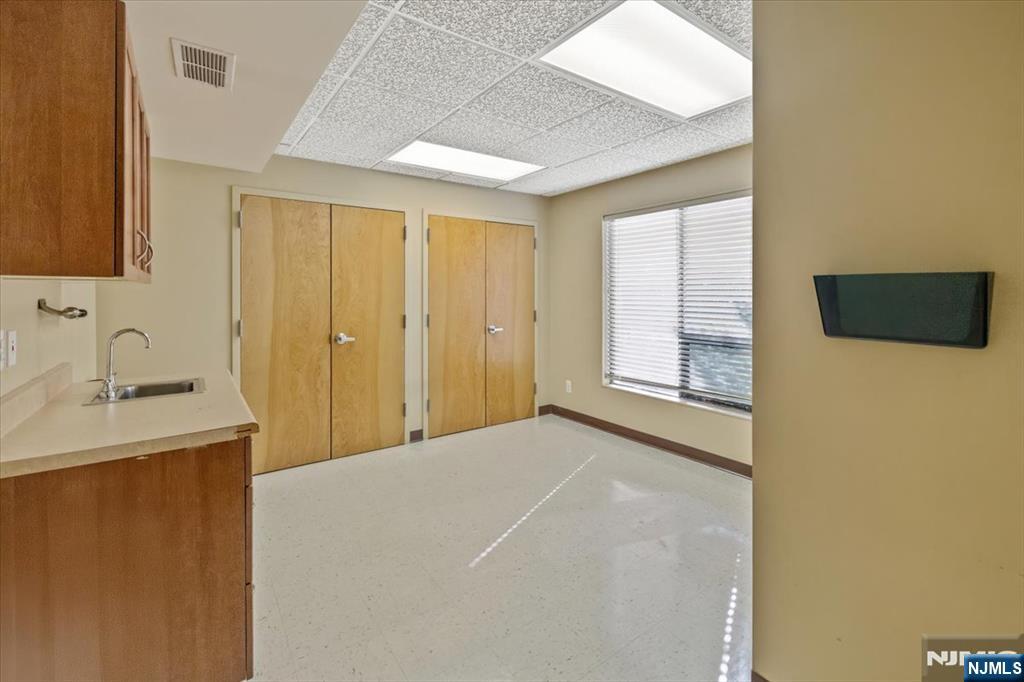 24 Wyckoff Avenue Property Photo 21