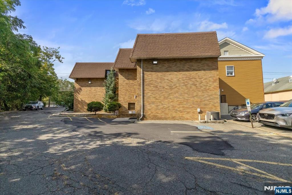 24 Wyckoff Avenue Property Photo 36