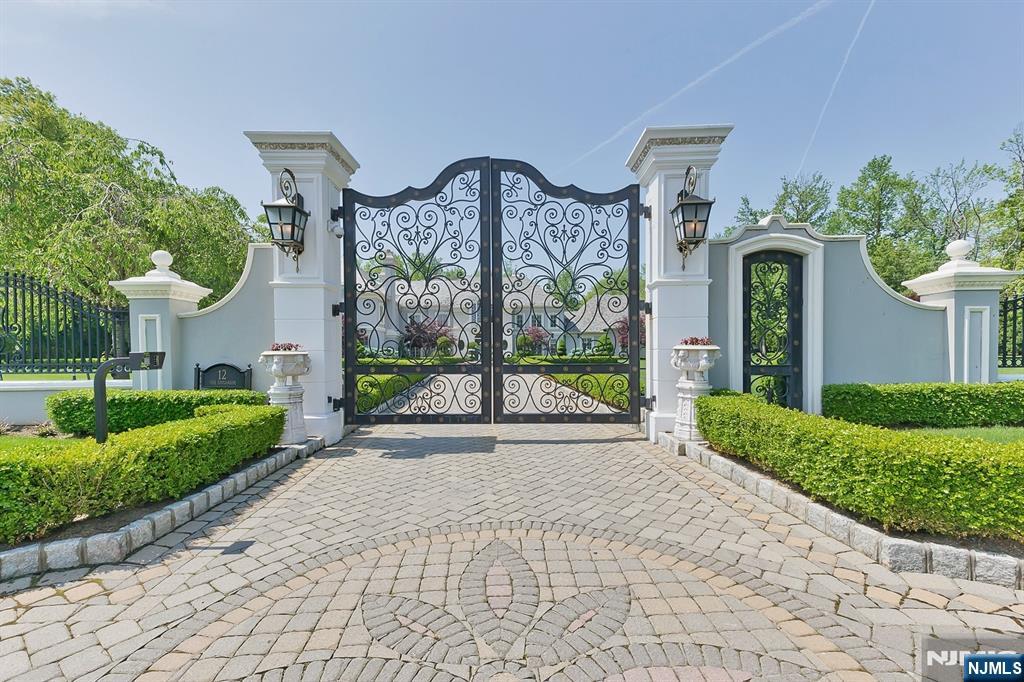 12 The Esplanade Property Photo 1