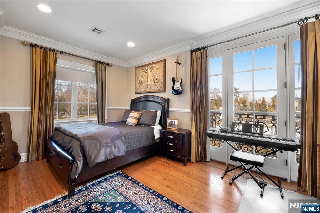12 The Esplanade Property Photo 29