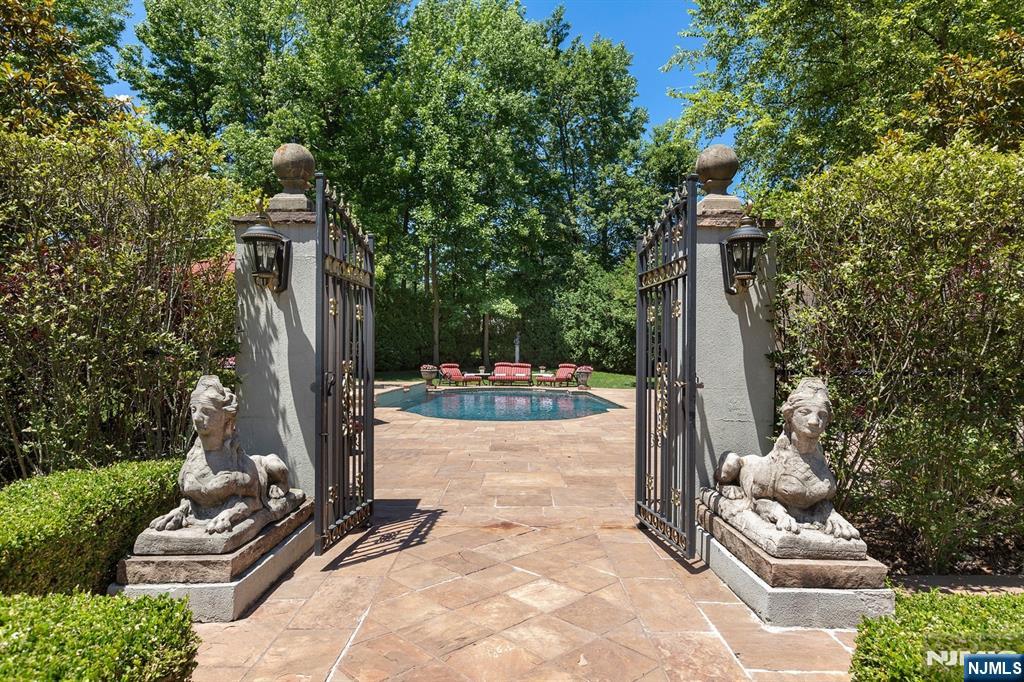 12 The Esplanade Property Photo 36