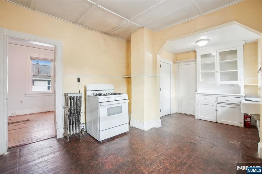 197 Fullerton Avenue Property Photo 16