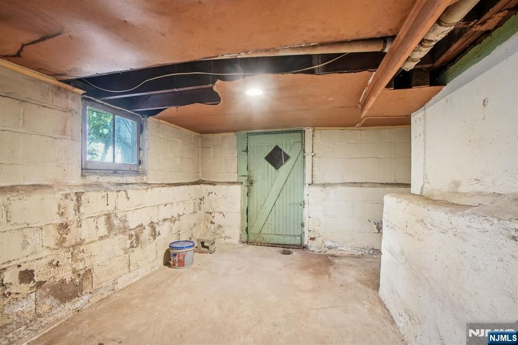 197 Fullerton Avenue Property Photo 26