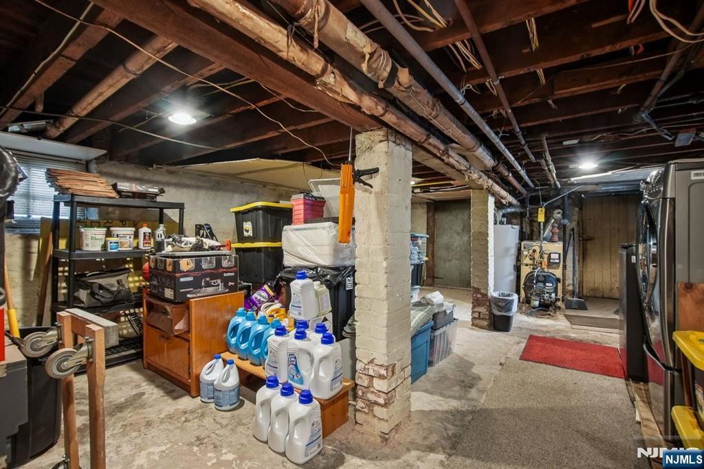 197 Fullerton Avenue Property Photo 29