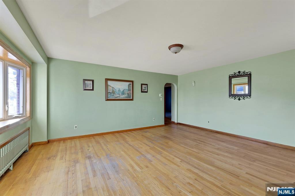 835 Chestnut Street Property Photo 2