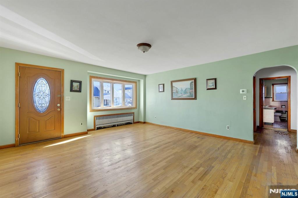 835 Chestnut Street Property Photo 3