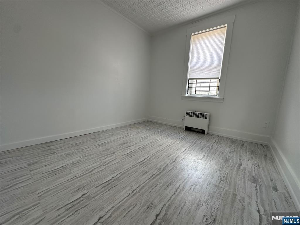 526 Valley Brook Avenue 2nd Floor Property Photo 6