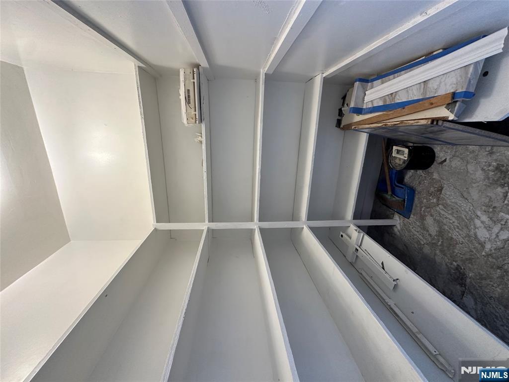 526 Valley Brook Avenue 2nd Floor Property Photo 7