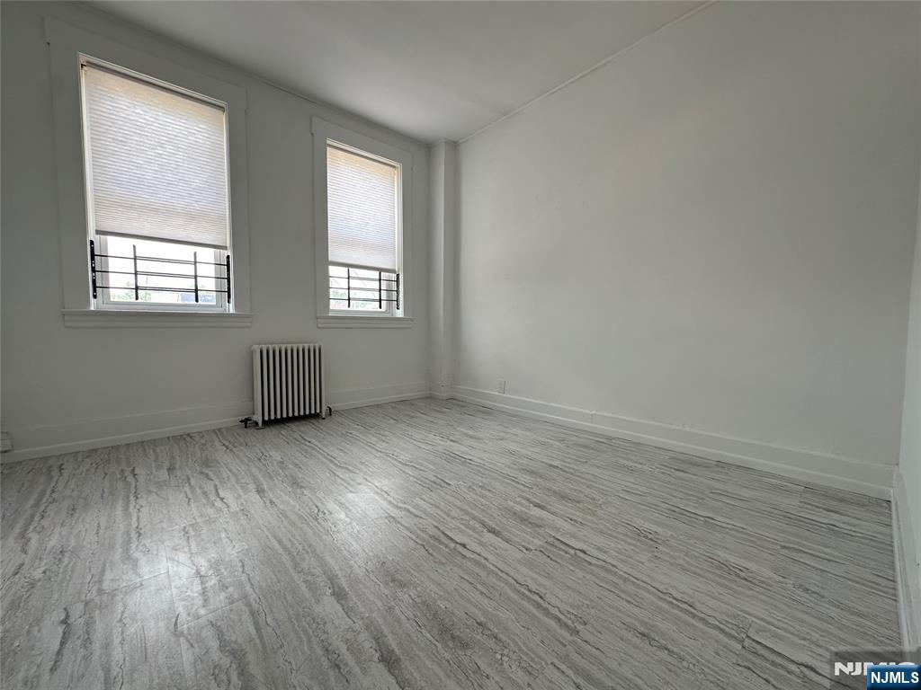 526 Valley Brook Avenue 2nd Floor Property Photo 9