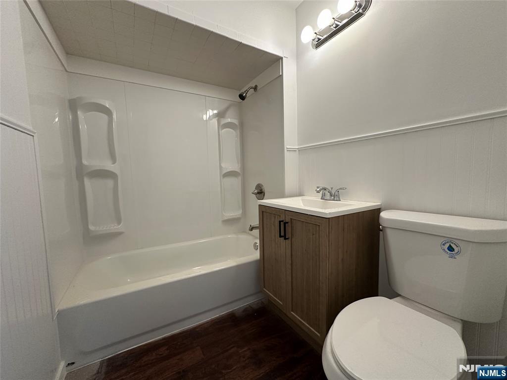 526 Valley Brook Avenue 2nd Floor Property Photo 12