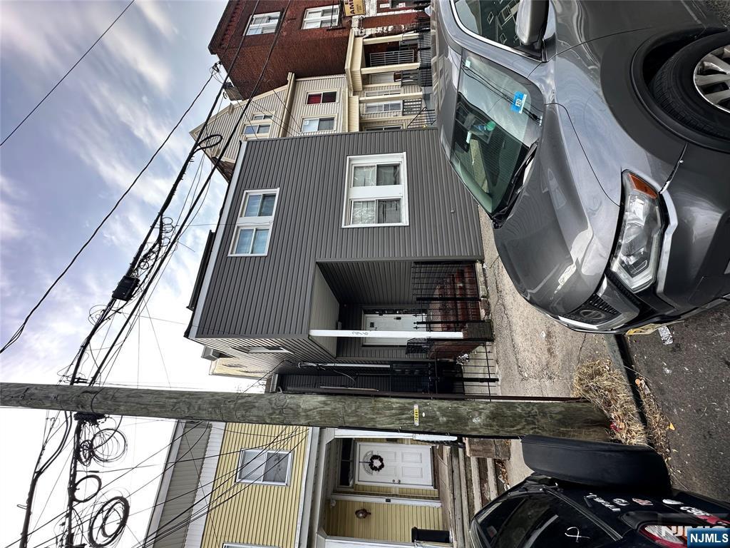 276 Ellison Street Property Photo 1