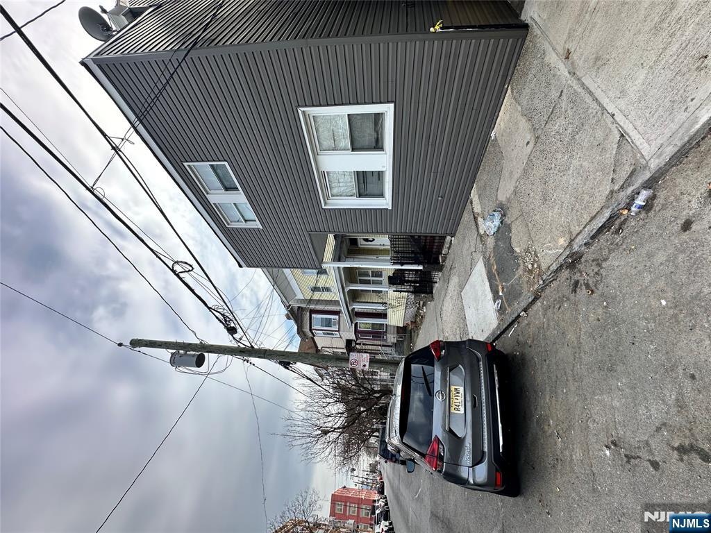276 Ellison Street Property Photo 3