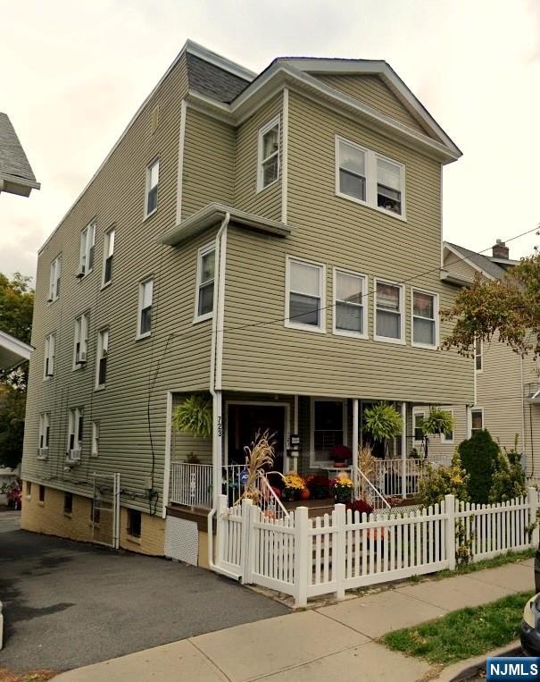 723 Stuyvesant Avenue Property Photo 1