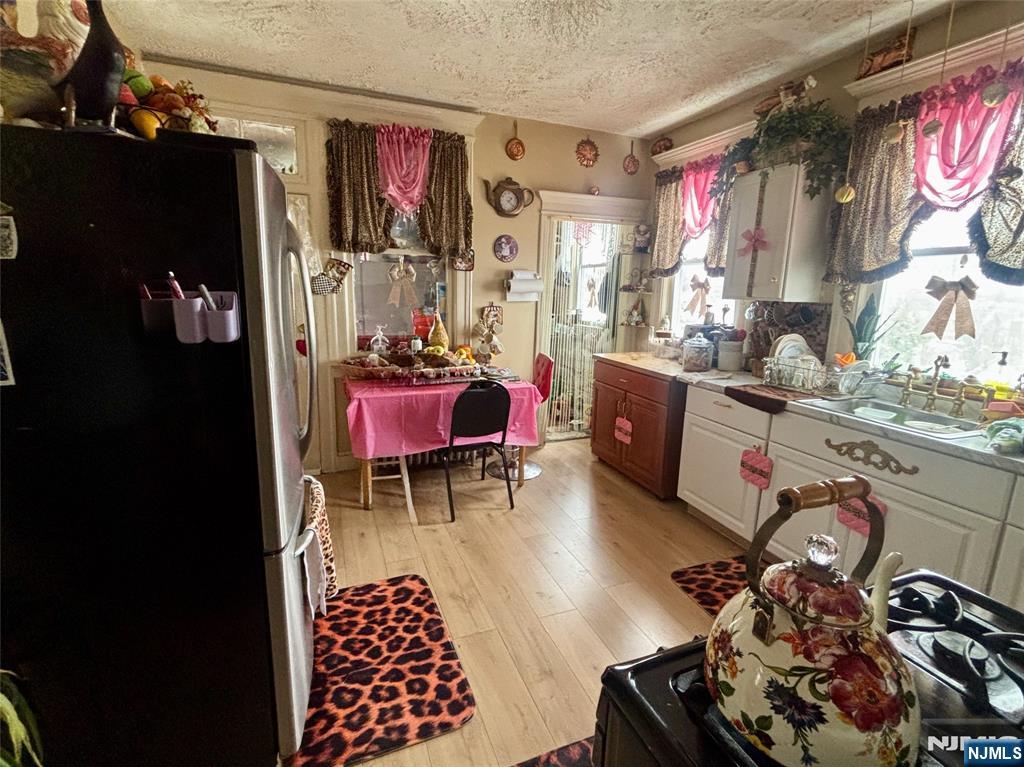 723 Stuyvesant Avenue Property Photo 2