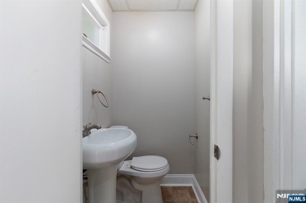 2557 Wh-mer Road Property Photo 13