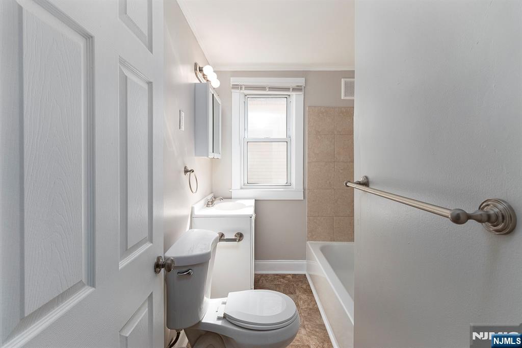 2557 Wh-mer Road Property Photo 23